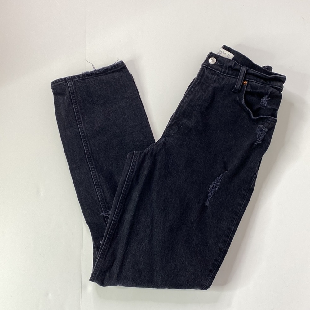 Abercrombie & Fitch The 90s Ultra High Rise Straight Fit Ripped Jeans